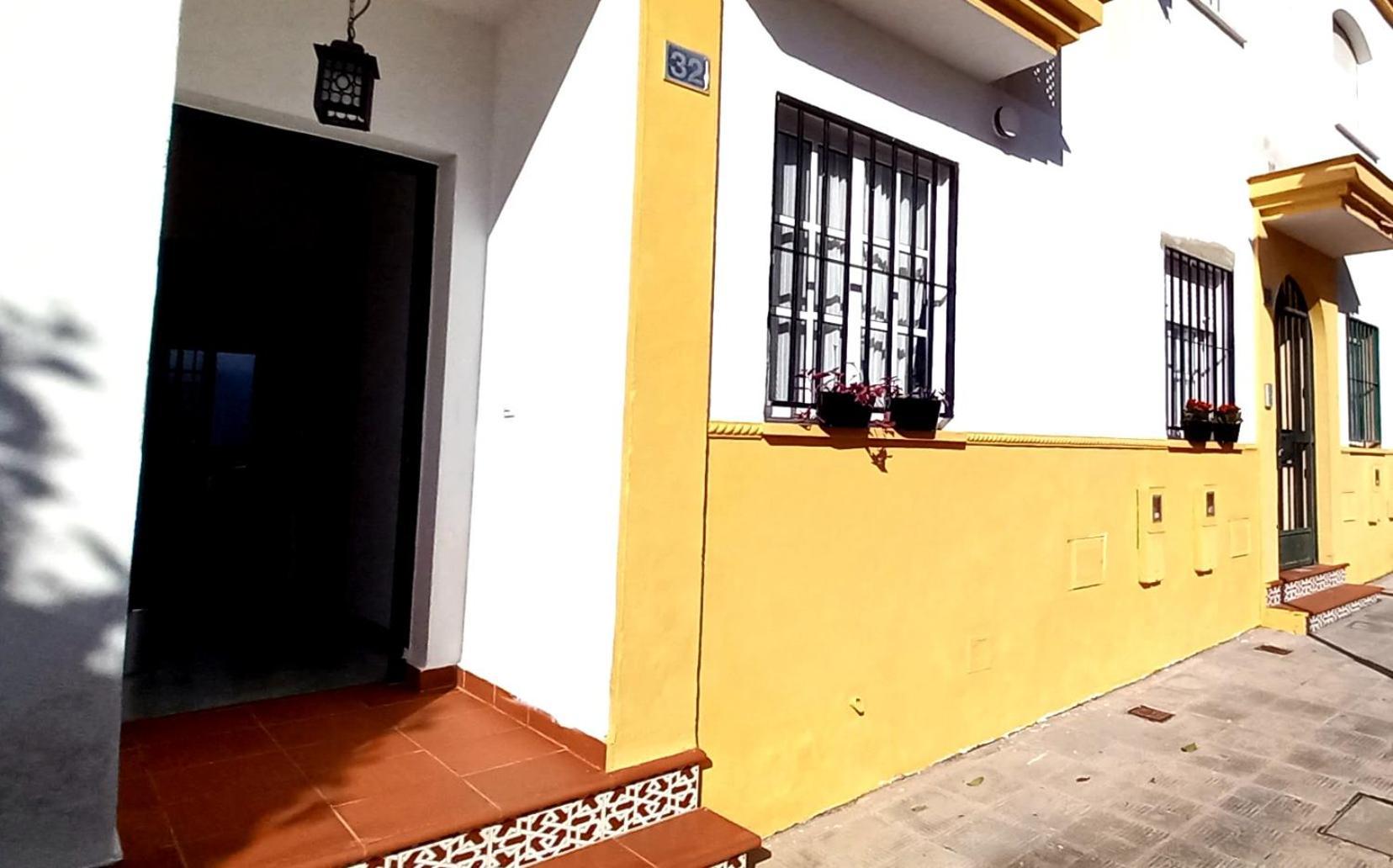 The 32 Bollullos de la Mitación Exterior foto